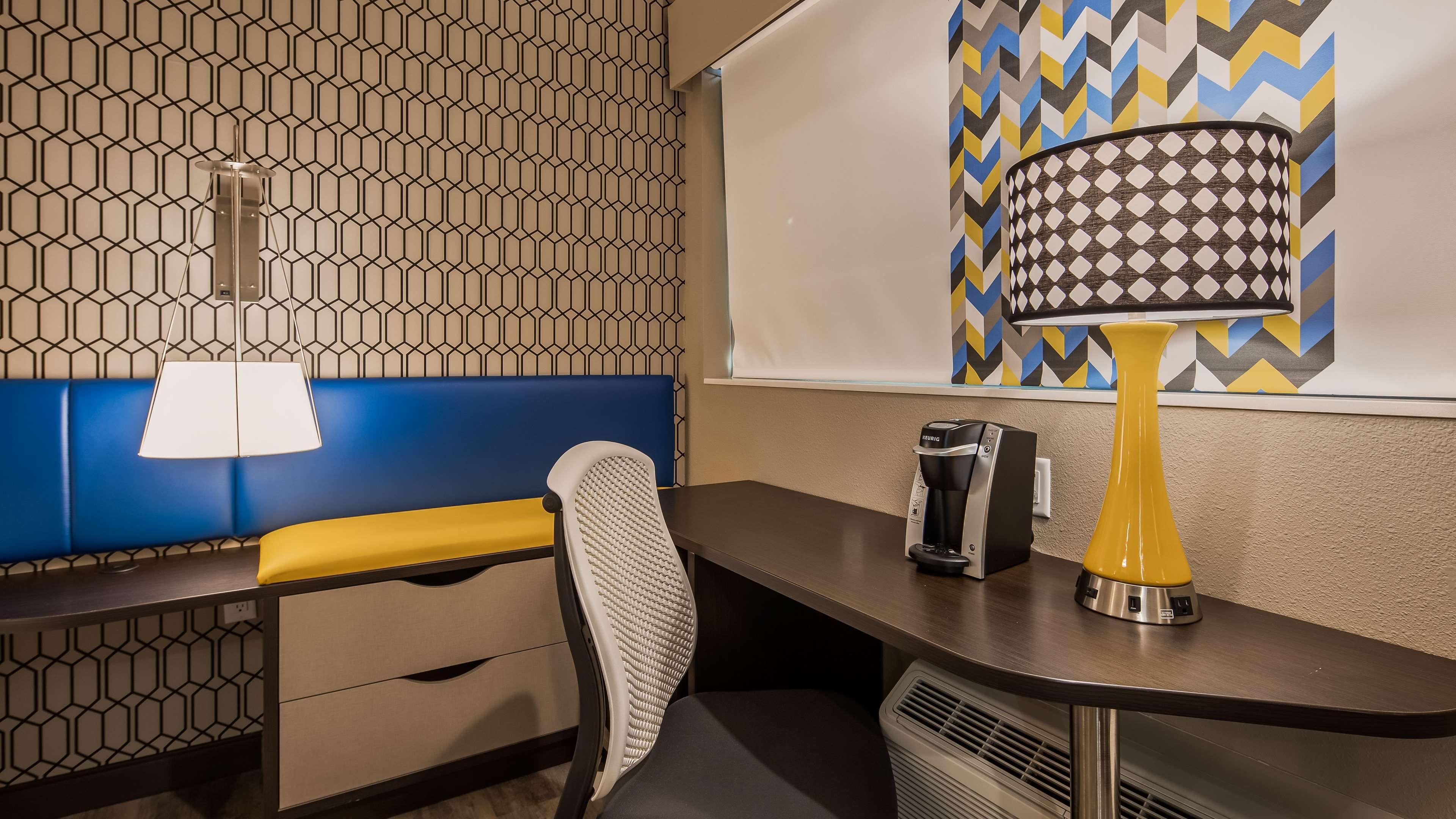 Glo Best Western Tulsa-Catoosa East Route 66 Экстерьер фото